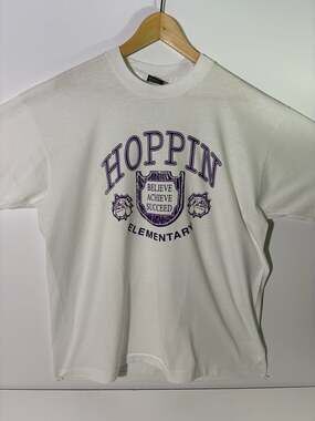Fruit of the Loom Hoppin Elementary T-Shirt Size XL White Vintage